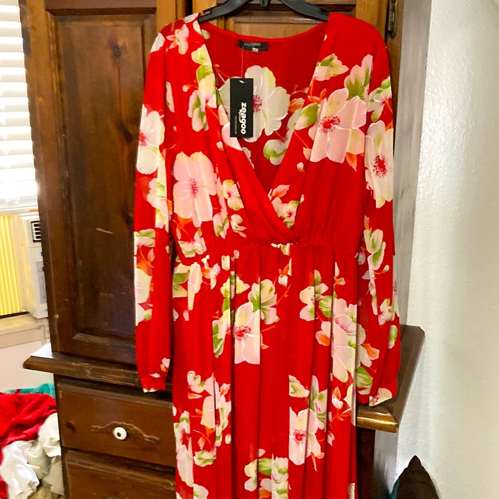Beautiful floral dress. Long. See through.